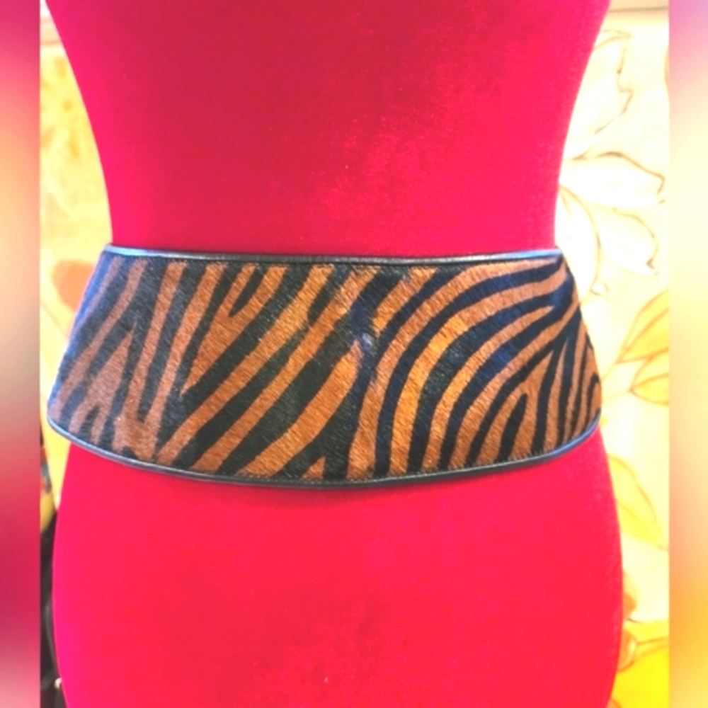 80s YVES SAINT LAURENT Tiger Striped Leather Cowhide Fur Brown Black Wide Belt S - Picture 2 of 16
